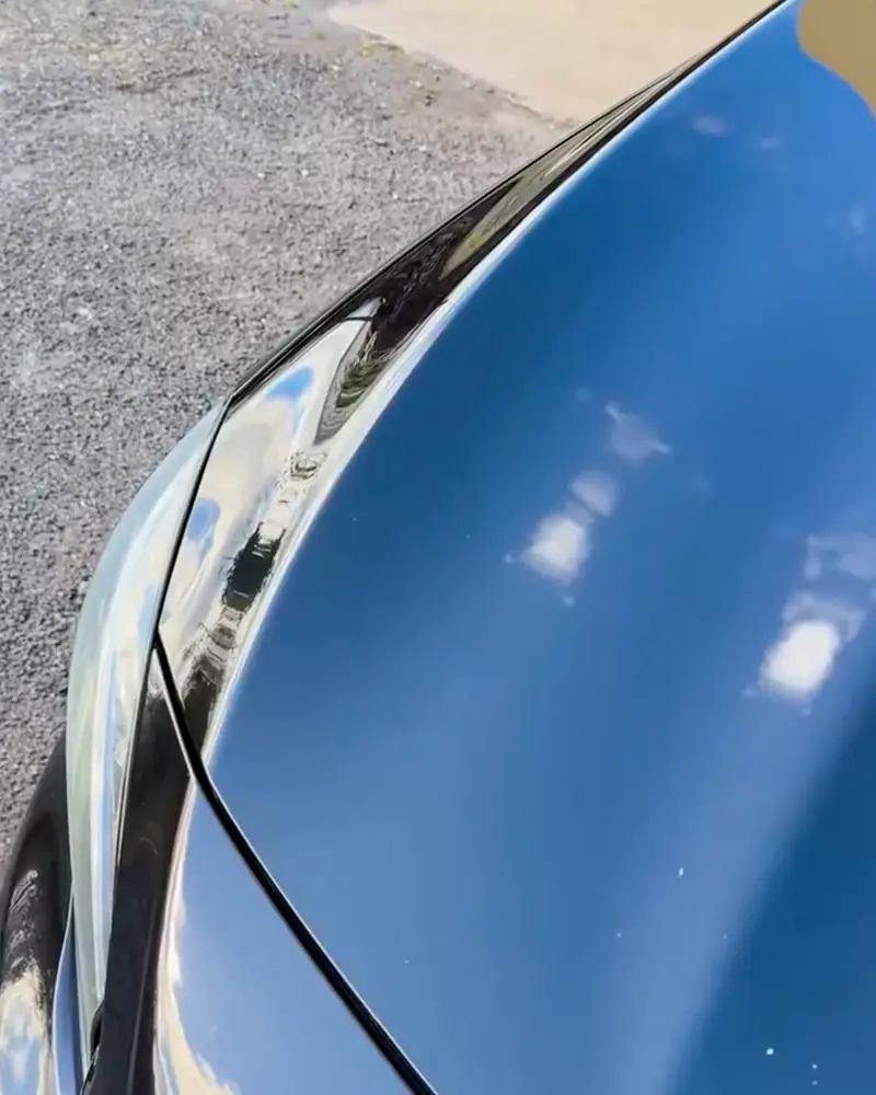 Capot de Mercedes-AMG GLA 45 après rénovation RestorFX à Vichy