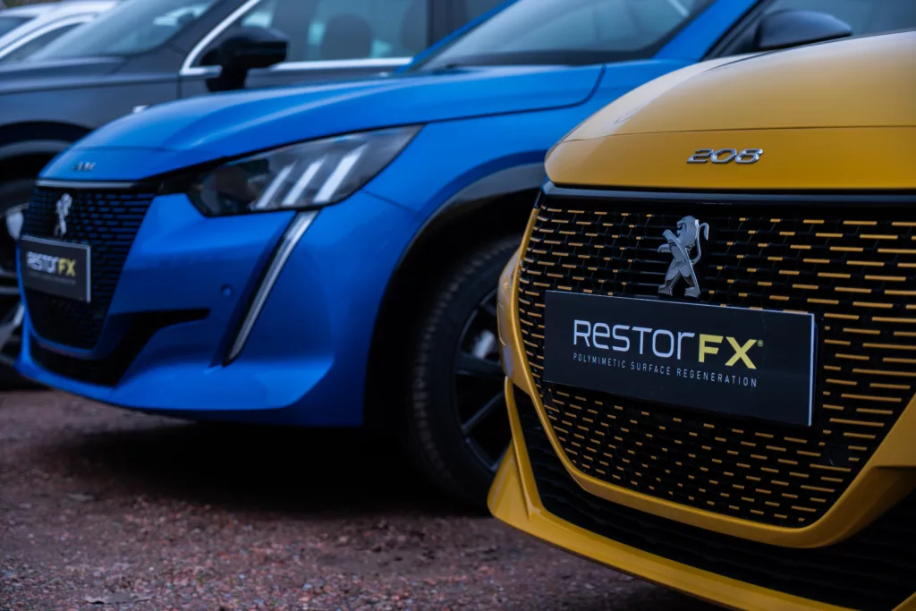 Peugeot 208 restaurées avec traitement RestorFX, solution esthétique idéale pour la fin de leasing LOA ou LLD